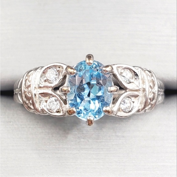 Genuine Oval Blue Topaz & Diamond Simulants 925 Sterling Silver Ring